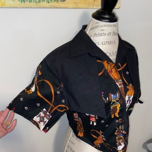 2/$30 Vtg Western Style Art Print Button Down w Shoulder Flaps Tie Up Back S/XS - Picture 2 of 6